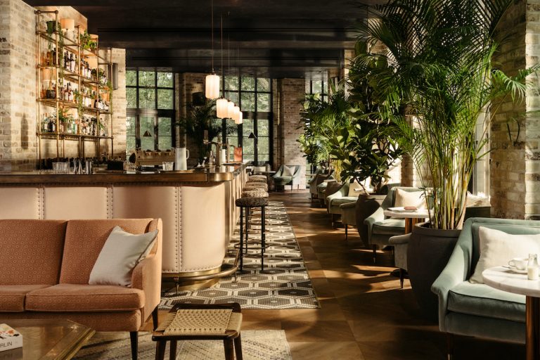 Hoxton-grd-floor-bar